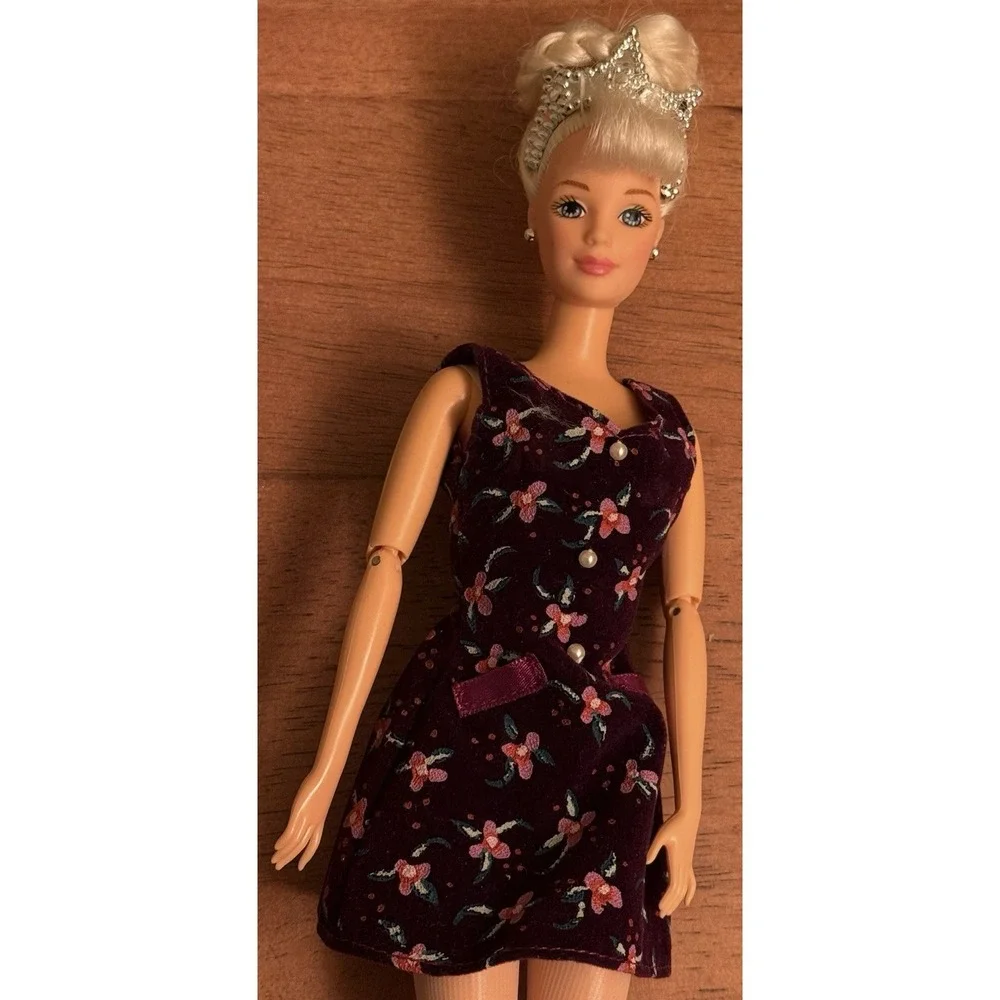 1991 Mattel Barbie Doll With‎ Crown, Purple Velvet Dress, Blonde Hair Blue Eyes
